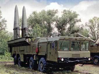 Ракетный комплекс "Искандер-М". Фото из книги "Вооруженные силы РФ"