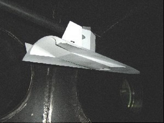 Испытание макета 14-X в аэродинамической трубе. Фото с сайта defesabr.com