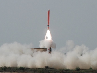 Испытание баллистической ракеты серии Hatf. Фото с сайта pakmr.blogspot.com