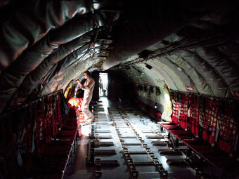 Грузо-пассажирский отсек KC-135. Фото с сайта af.mil
