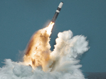 Испытательный запуск ракеты Trident II ВМС Великобритании. Фото с сайта navy.mil