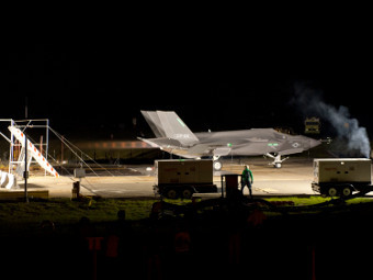 F-35C у газоотбойного щитка. Фото с сайта lockheedmartin.com