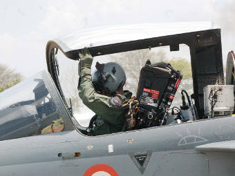 Кабина пилота Tejas. Фото с сайта bharat-rakshak.com